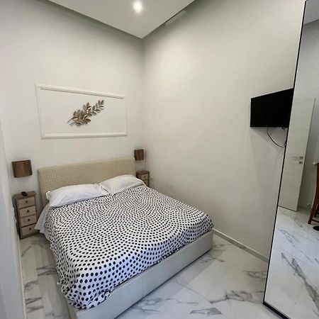 Luisa'S Apartment 那不勒斯 外观 照片