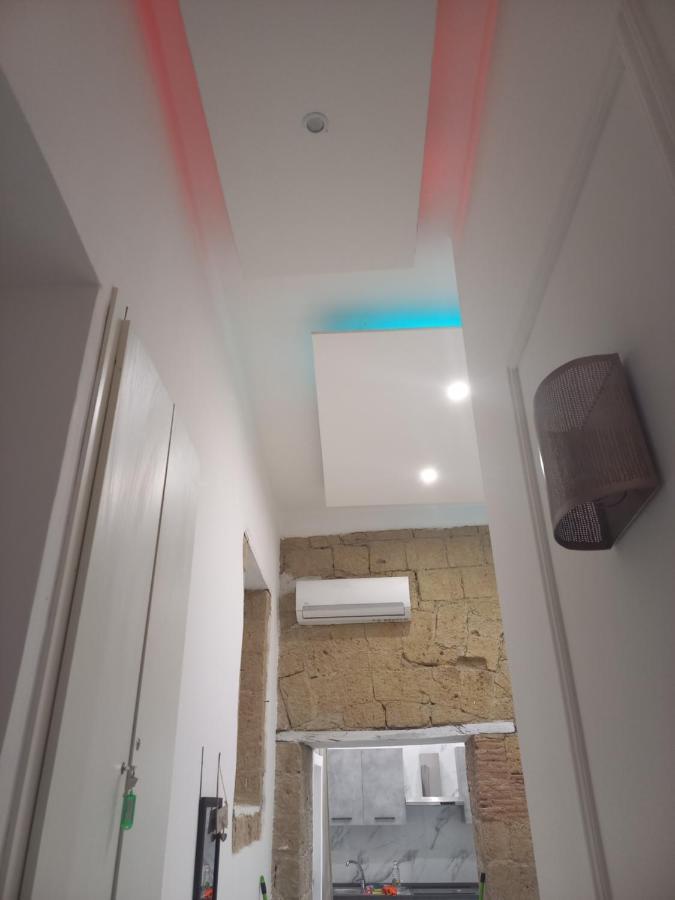 Luisa'S Apartment 那不勒斯 外观 照片