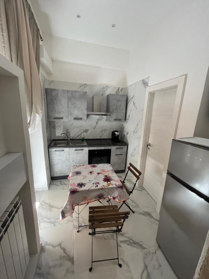 Luisa'S Apartment 那不勒斯 外观 照片