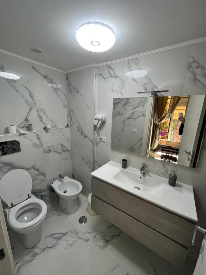 Luisa'S Apartment 那不勒斯 外观 照片